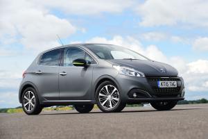 Peugeot 208 5-Door (UK) '2015
